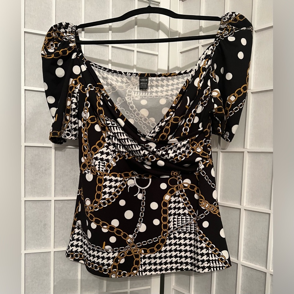 SHEIN Chic Black and White Chain Patterned Women's Top